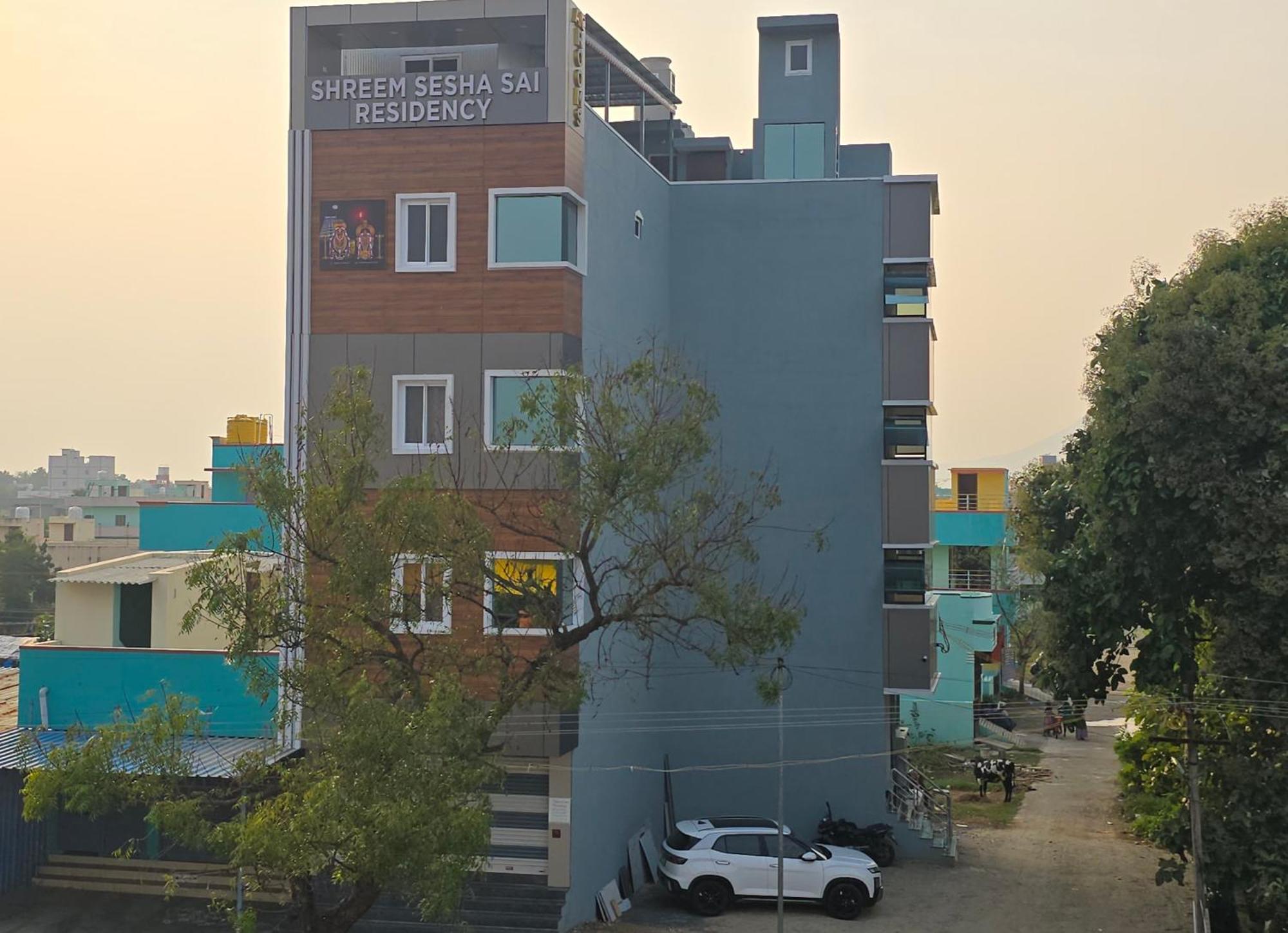 Отель Shreem Sesha Sai Residency Тируваннамалай Экстерьер фото