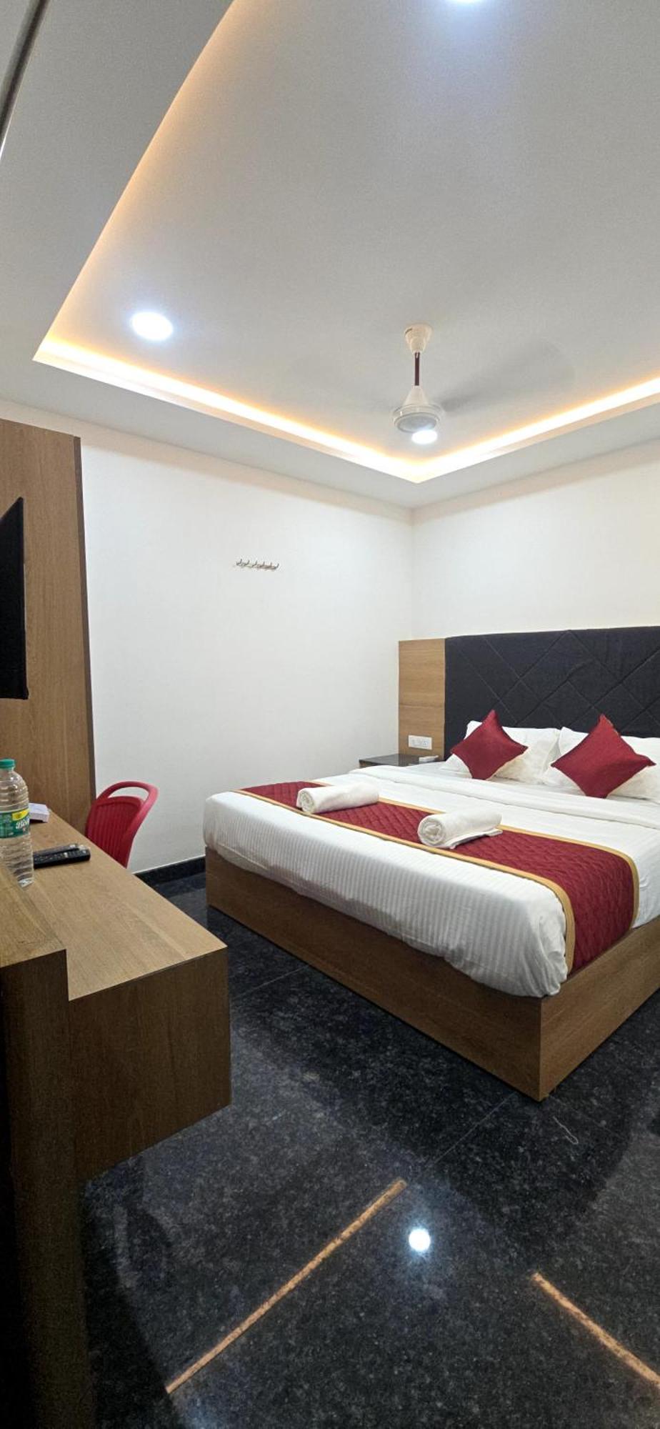 Отель Shreem Sesha Sai Residency Тируваннамалай Экстерьер фото