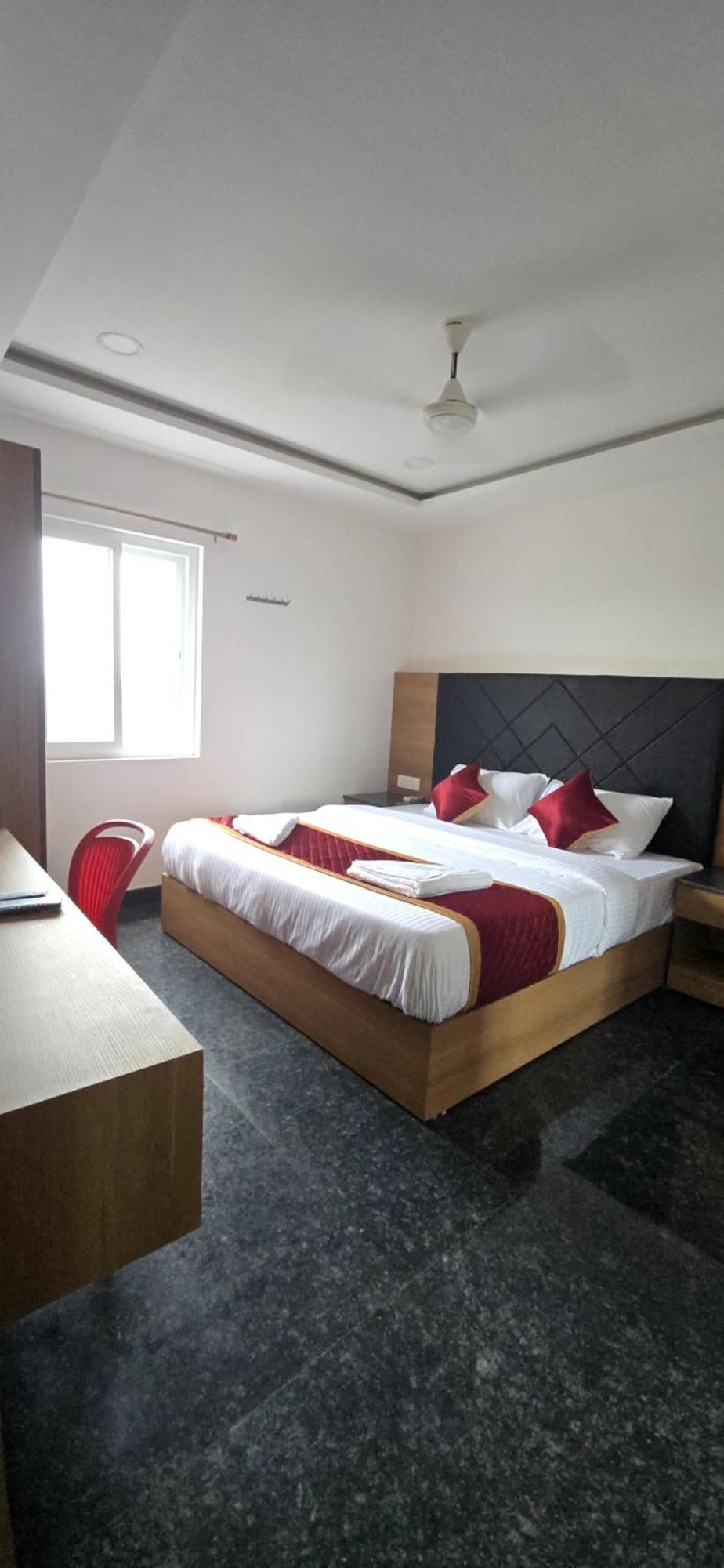 Отель Shreem Sesha Sai Residency Тируваннамалай Экстерьер фото