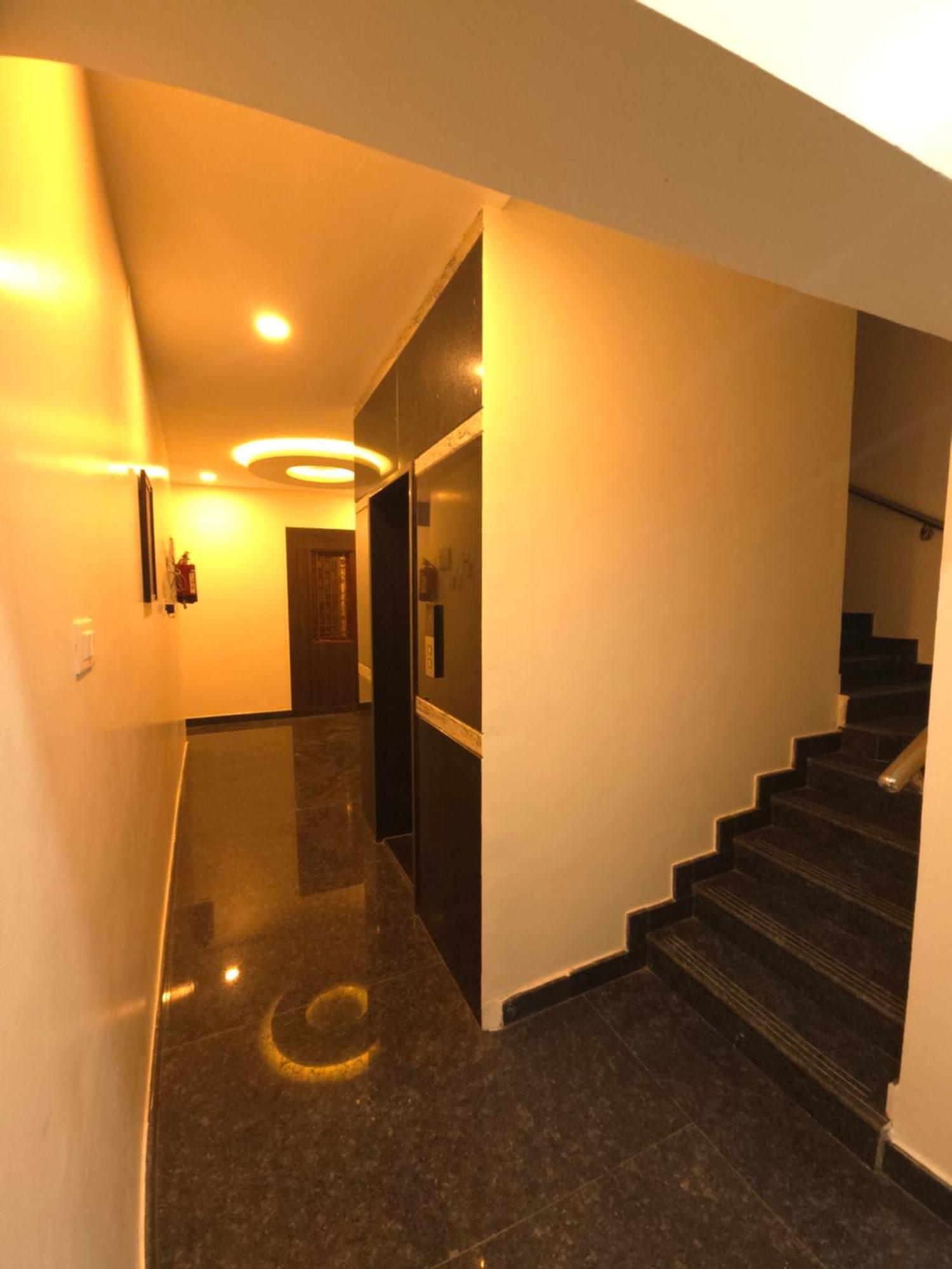 Отель Shreem Sesha Sai Residency Тируваннамалай Экстерьер фото